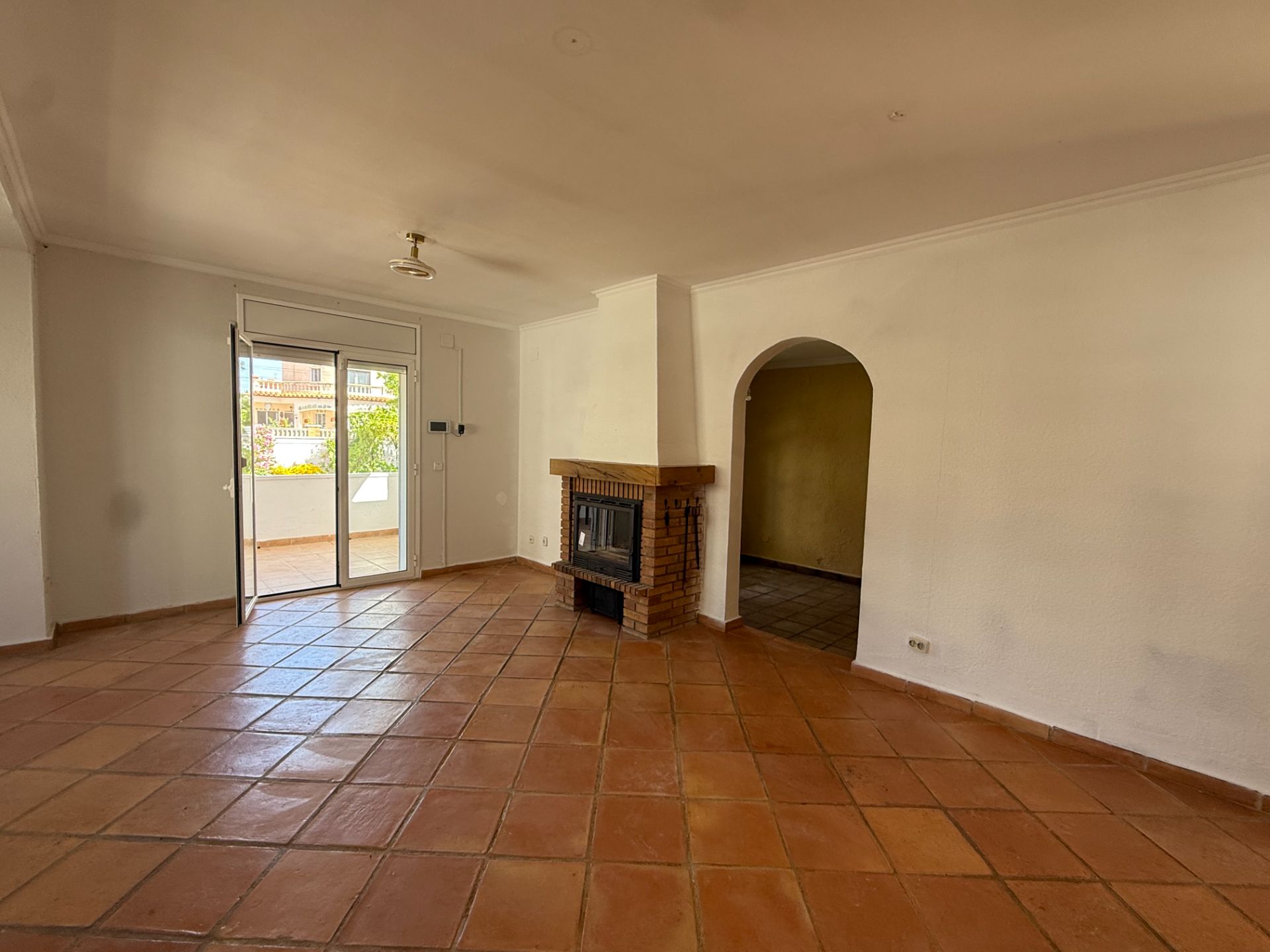 Chalet Independiente con Dos Viviendas - Oportunidad de Inversión en Zona de Playa - Image 15